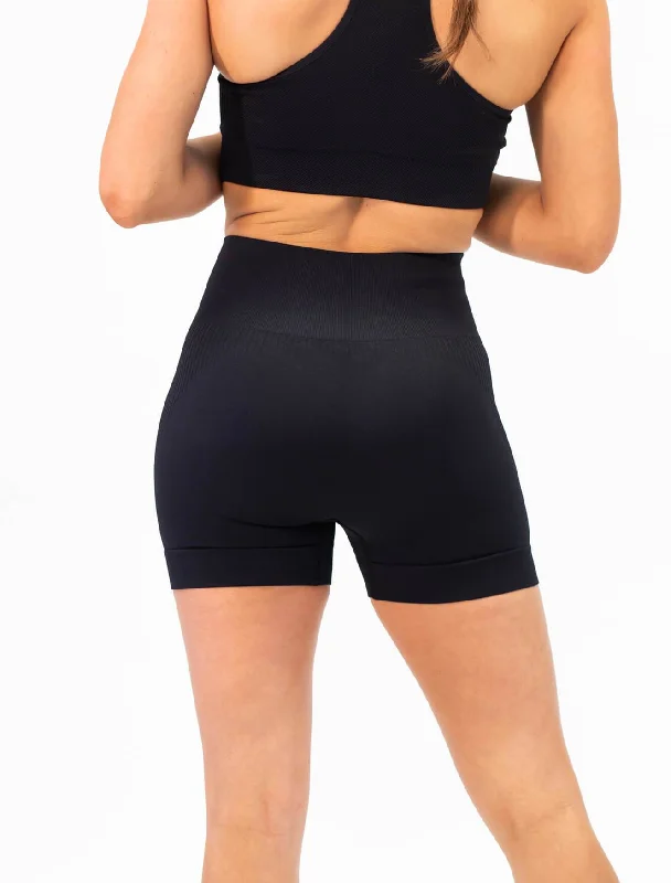 adapt-seamless-short-length-shorts-blackout