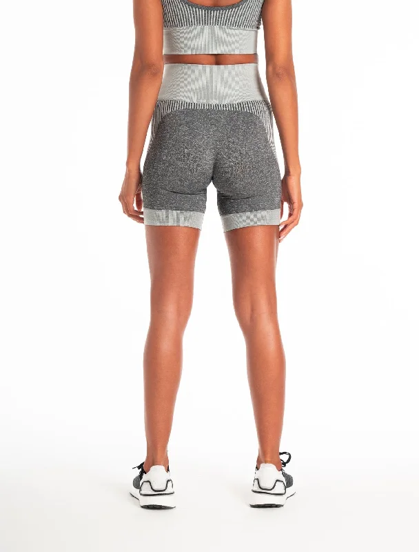 adapt-seamless-shorts-light-grey