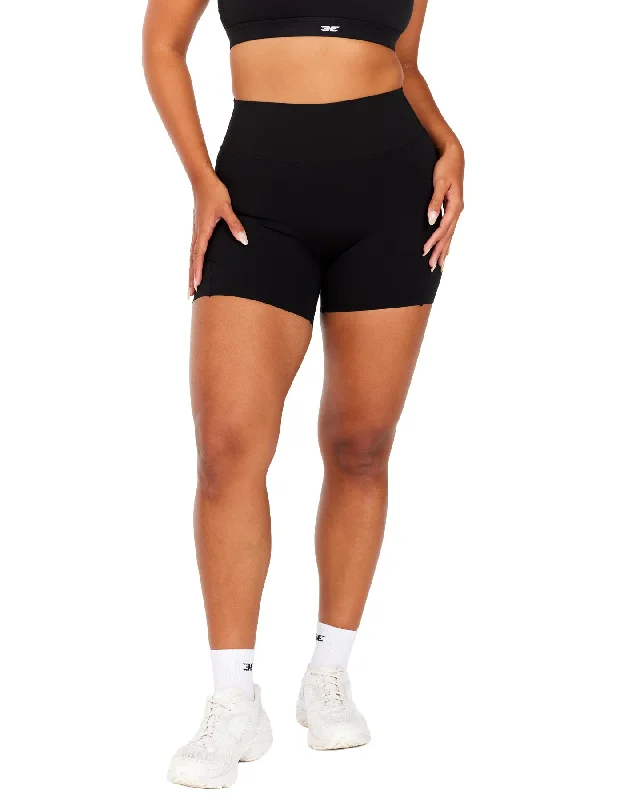 aura-bonded-ascend-shorts-black