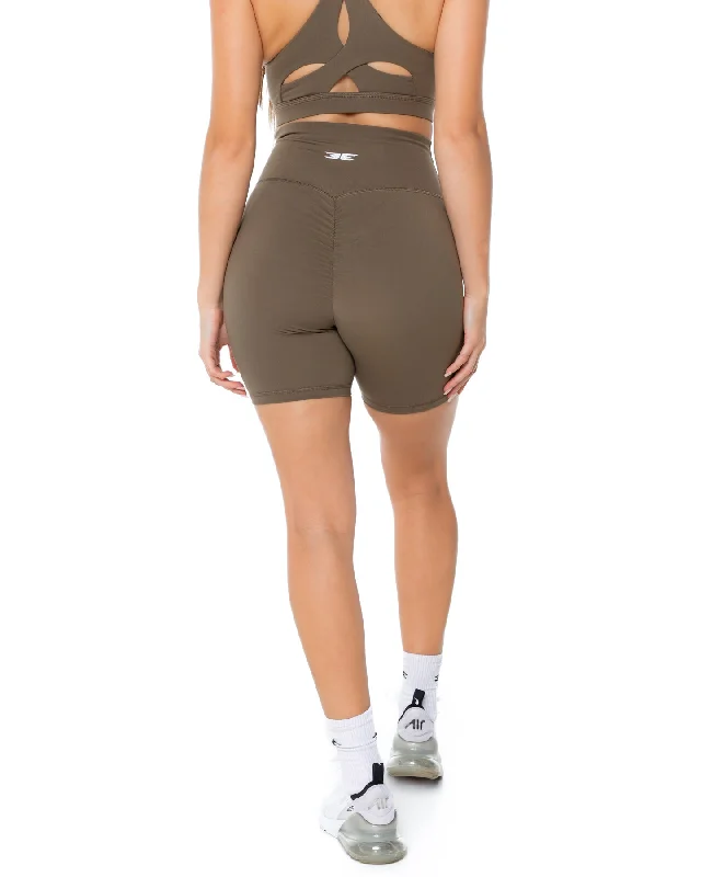 aura-scrunch-shorts-dusty-khaki