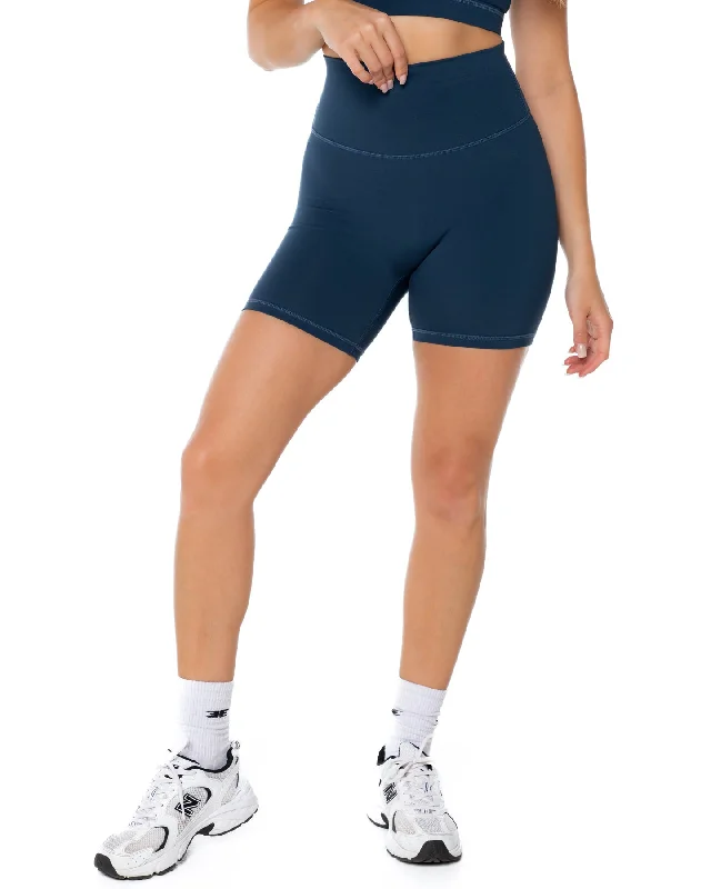 Aura Scrunch Shorts - Navy