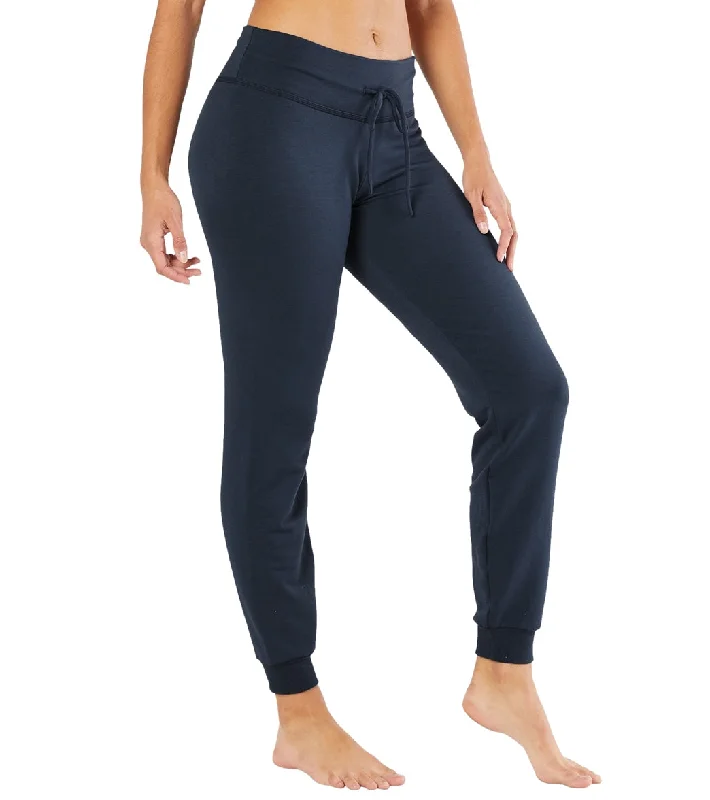 beyond-yoga-cozy-fleece-lounge-around-midi-joggers-8176449-nocturnal-navy