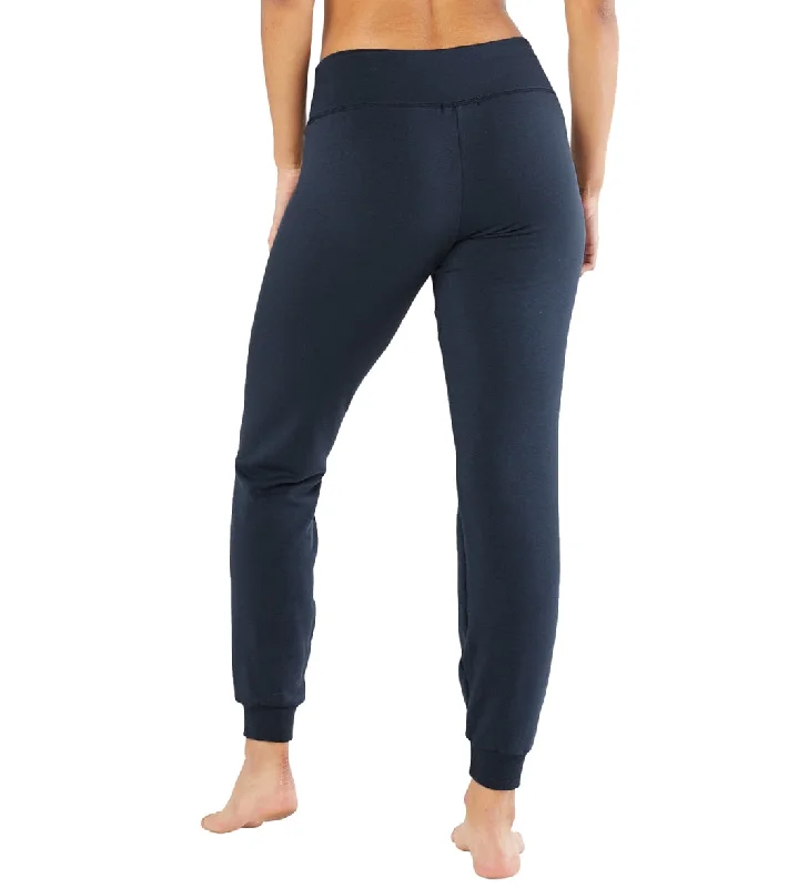 beyond-yoga-cozy-fleece-lounge-around-midi-joggers-8176449-nocturnal-navy