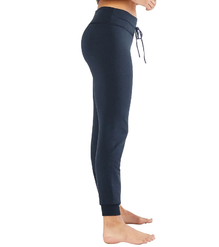 beyond-yoga-cozy-fleece-lounge-around-midi-joggers-8176449-nocturnal-navy