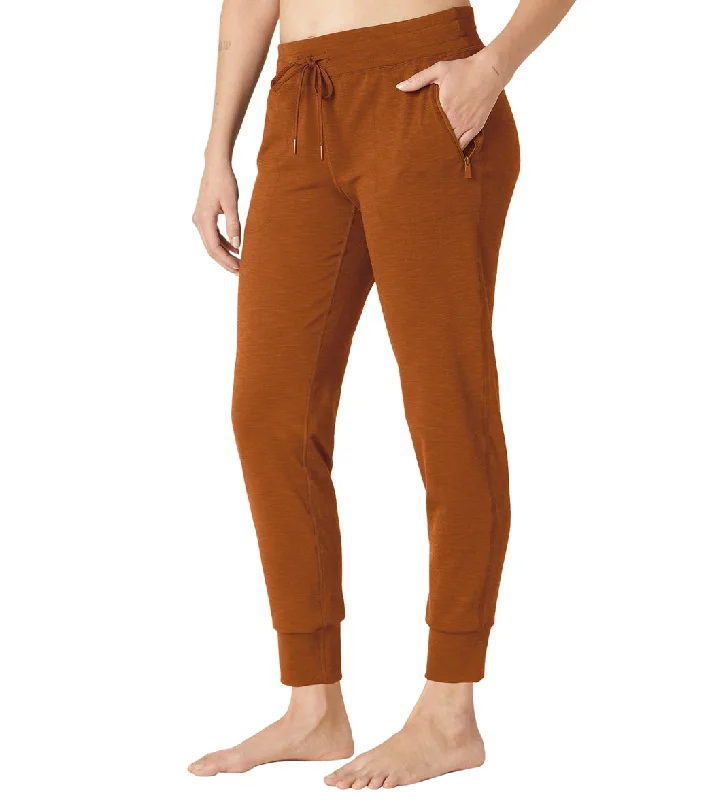 beyond-yoga-heather-rib-street-jogger-8212792-clove-brown-heather-rib