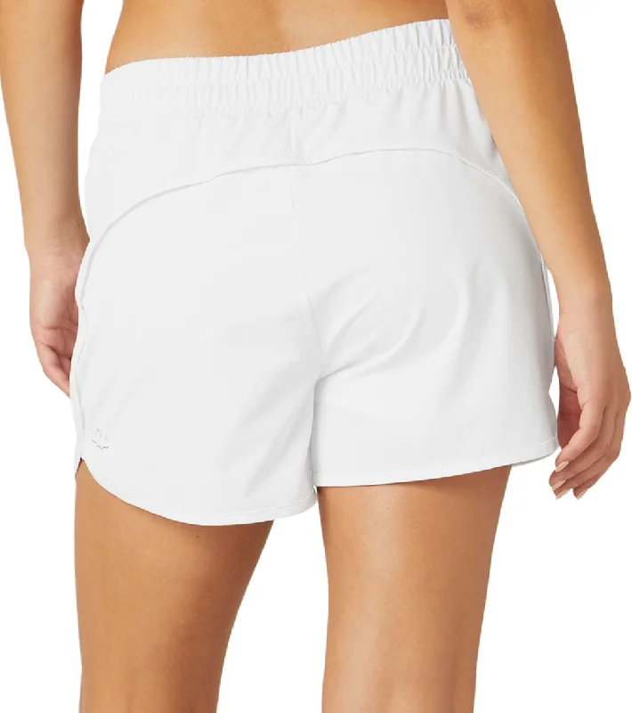 beyond-yoga-in-stride-lined-short-8213978-true-white