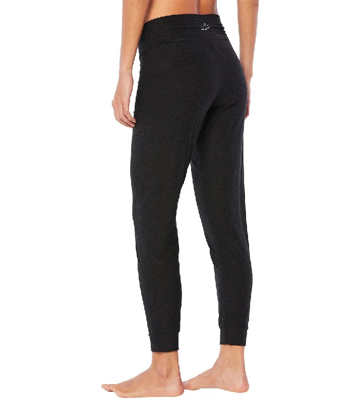 beyond-yoga-lounge-around-midi-yoga-joggers-8194588-darkest-night