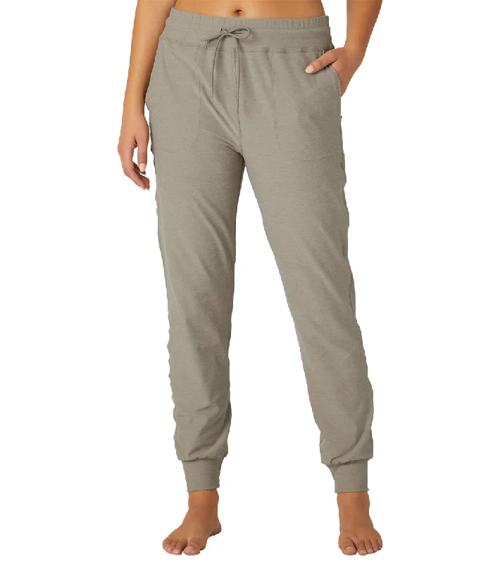 Beyond Yoga Spacedye Commuter Midi Joggers Birch Heather