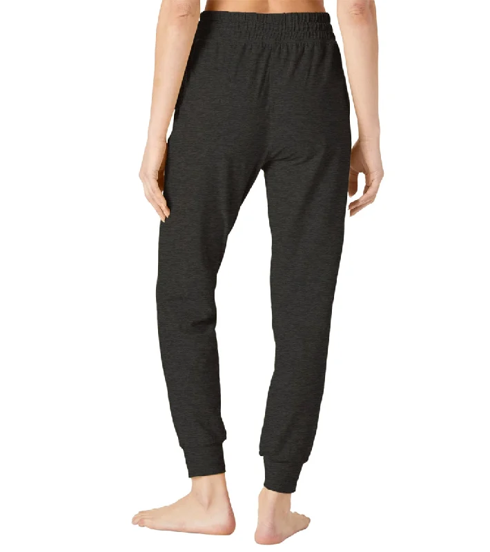 beyond-yoga-spacedye-commuter-midi-joggers-8210758-darkest-night