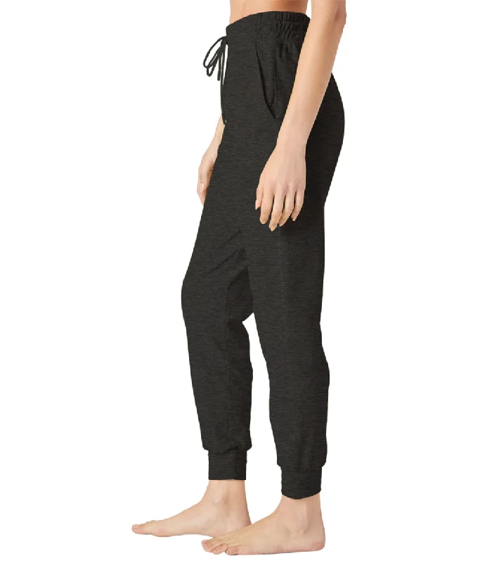 beyond-yoga-spacedye-commuter-midi-joggers-8210758-darkest-night