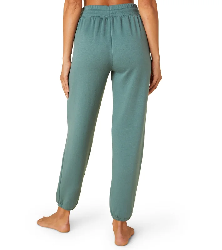 beyond-yoga-weekend-sweatpant-8202243-rainforest-blue