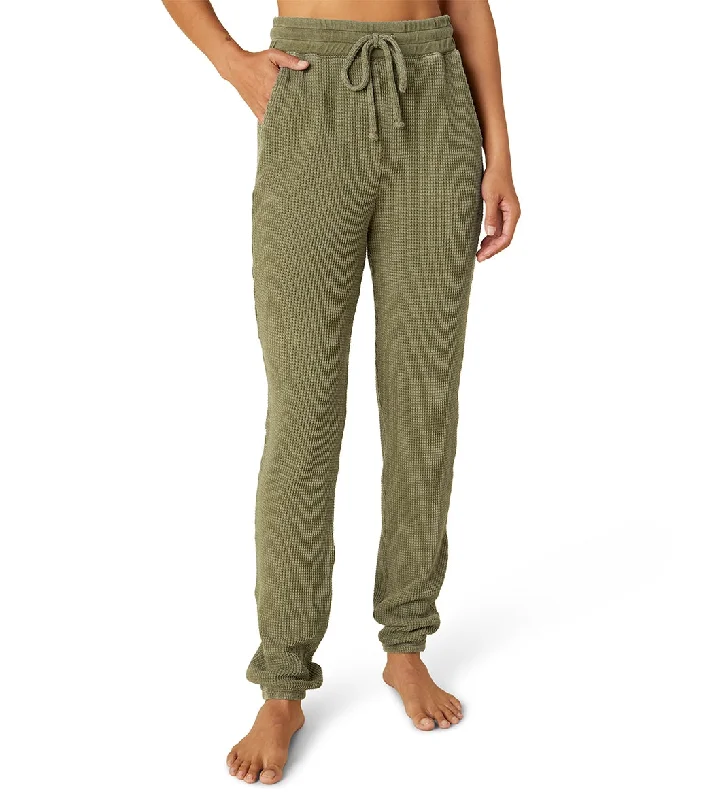 Beyond Yoga Weekend Sweatpant Washed Deep Olive