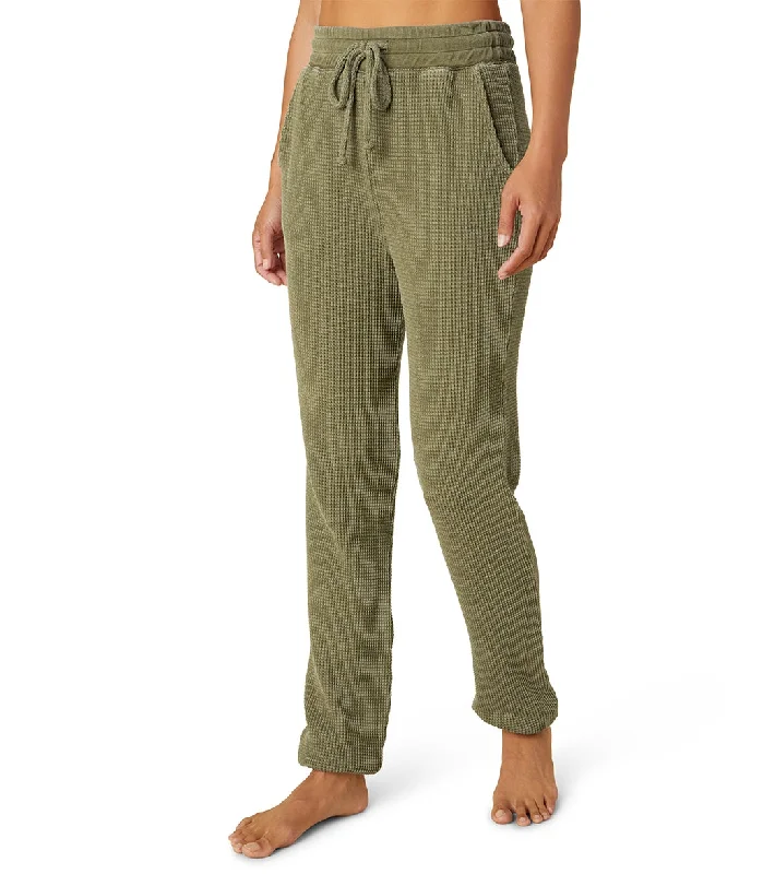 beyond-yoga-weekend-sweatpant-8204138-washed-deep-olive