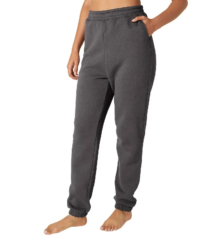 beyond-yoga-wfh-fleece-sweatpant-8202240-charcoal