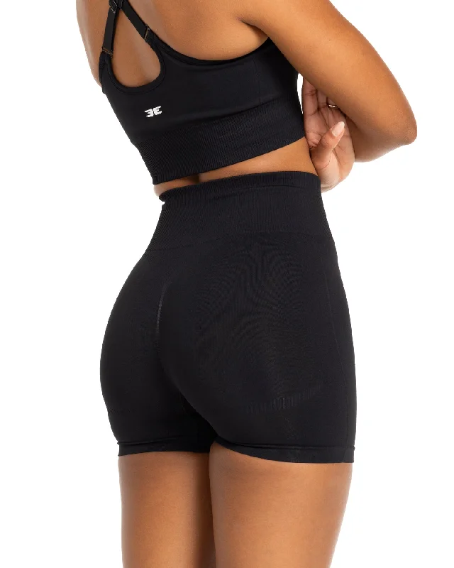 elite-seamless-v2-shorts-black-subtle-scrunch