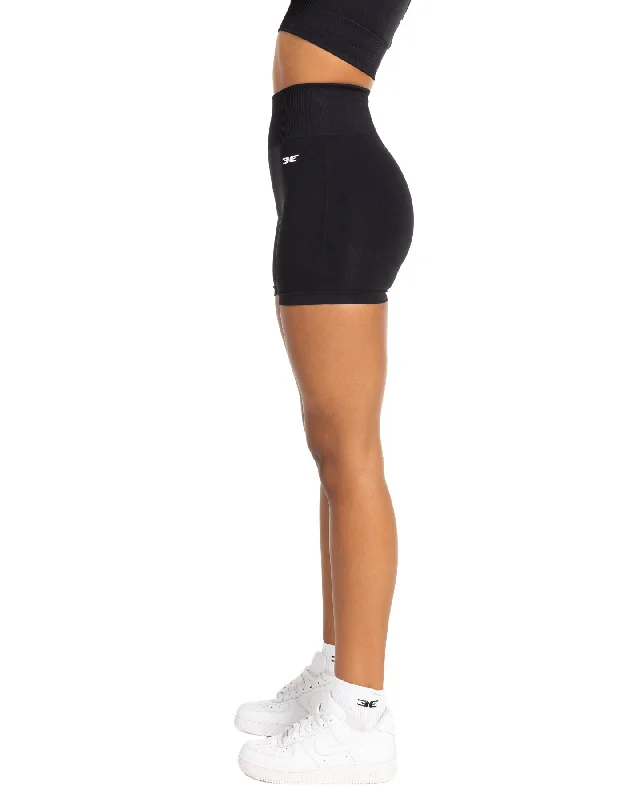 elite-seamless-v2-shorts-black-subtle-scrunch