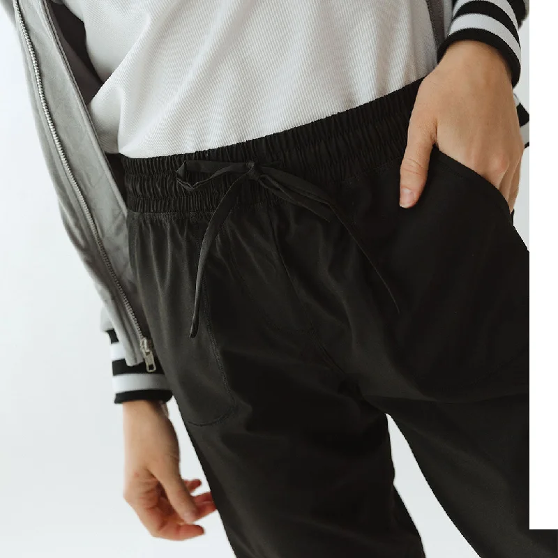 everywhere-joggers-black