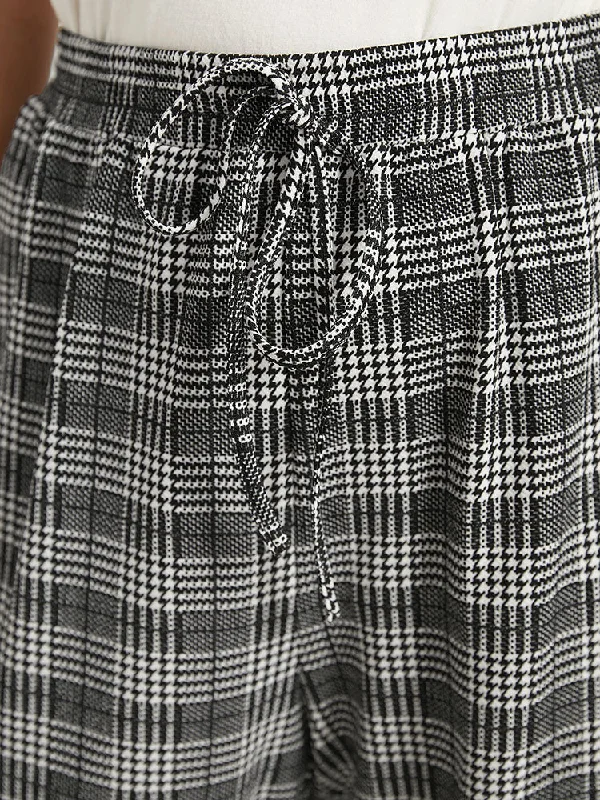 houndstooth-ties-elastic-waist-sweatpants