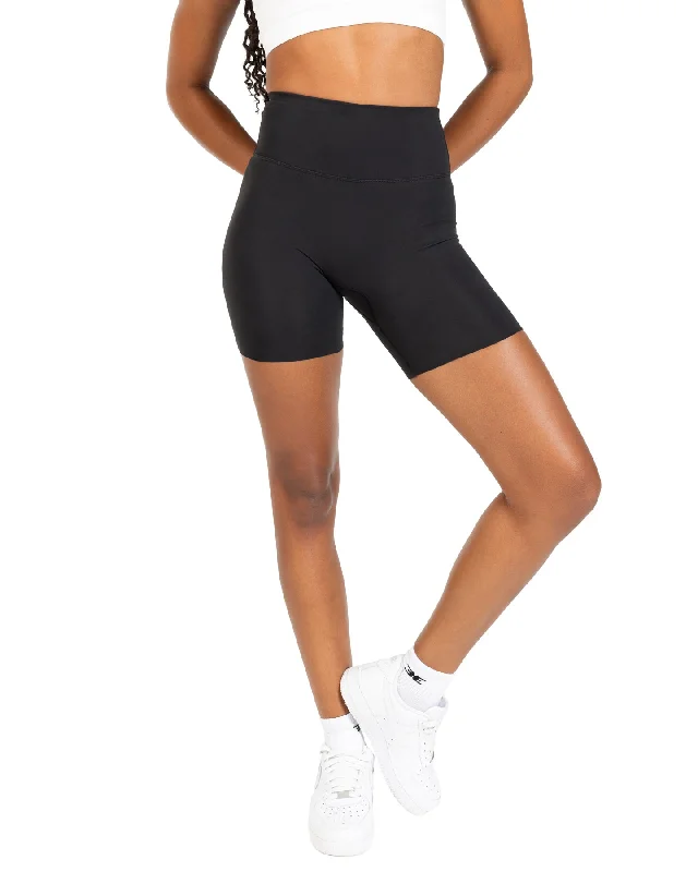 lunar-shorts-black