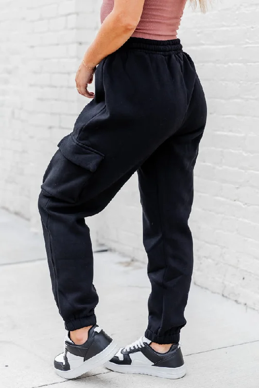 on-the-go-black-fleece-cargo-jogger