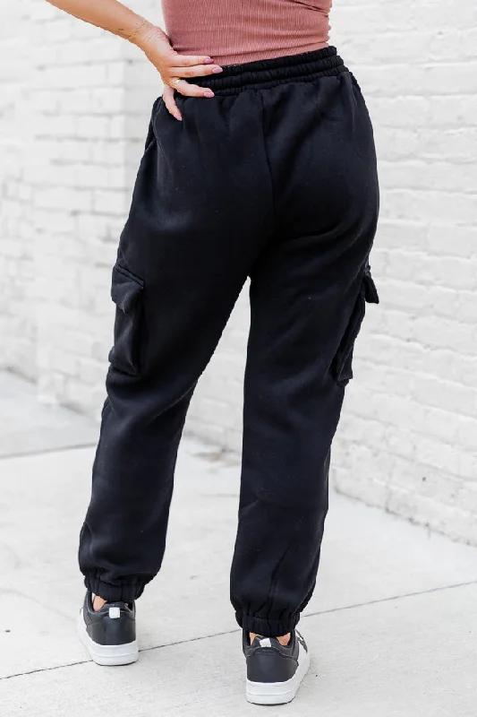 on-the-go-black-fleece-cargo-jogger