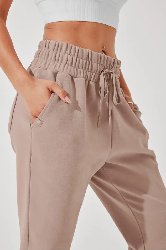 ooey-gooey-sweatpant-soft-beige