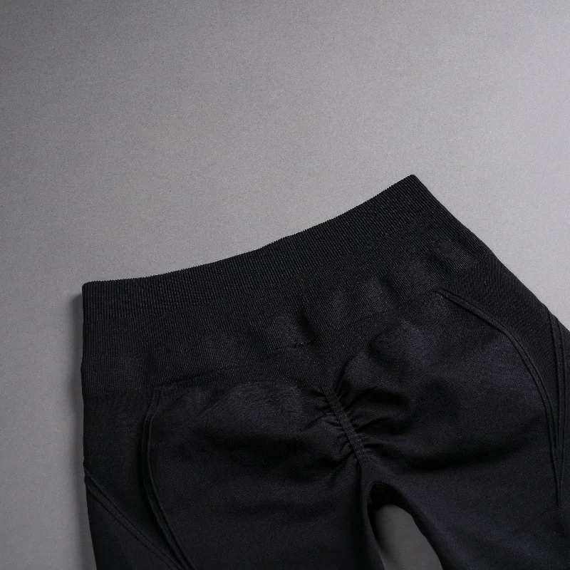 our-league-everson-seamless-huxley-shorts-in-black