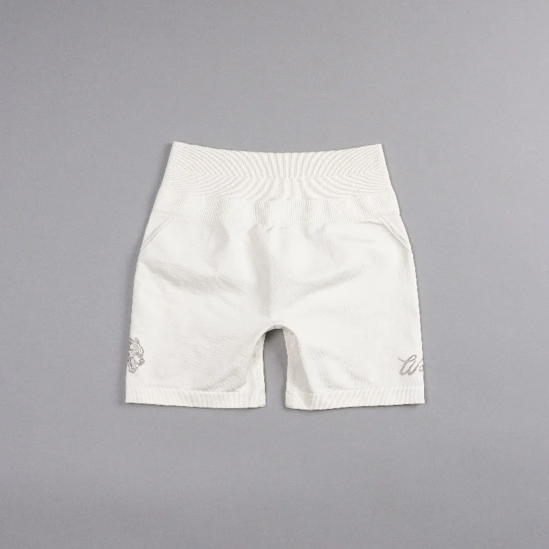 our-league-everson-seamless-huxley-shorts-in-sand