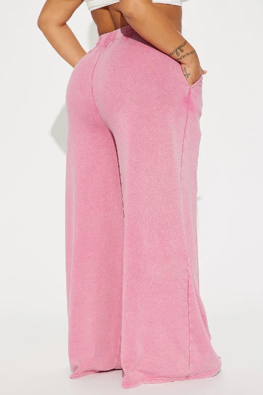 pay-no-attention-lounge-pant-pink