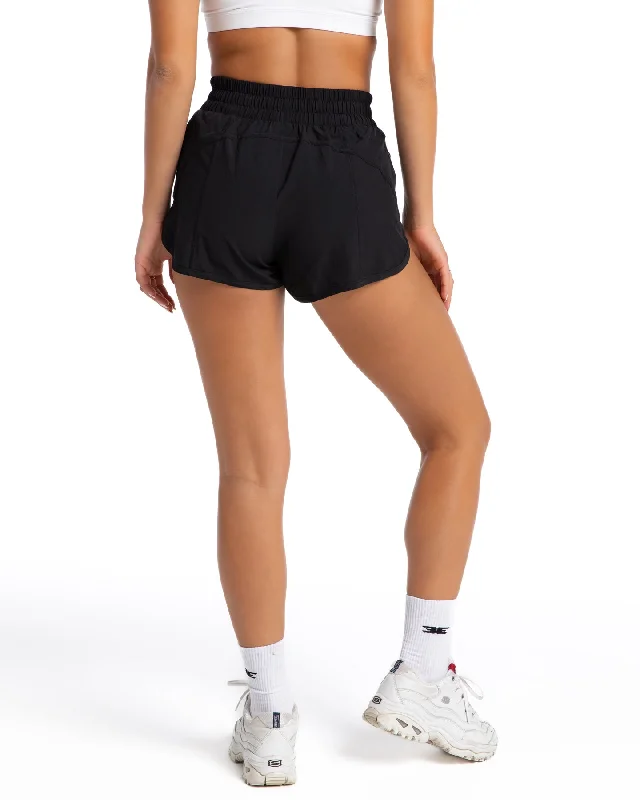 peak-shorts-black