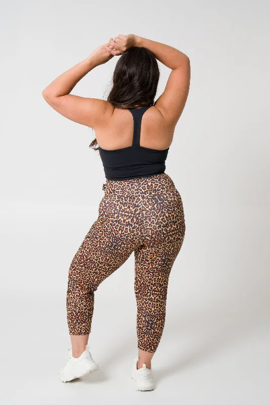 r2w-find-your-wild-soft-to-touch-jogger-capris-w-pockets