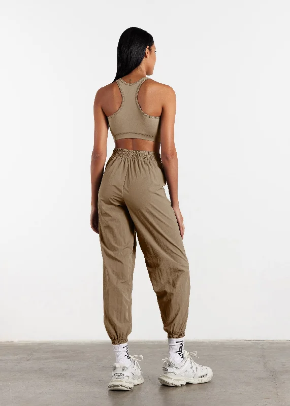 s113sv6-women-recycled-nylon-relaxed-jogger-pant-dark