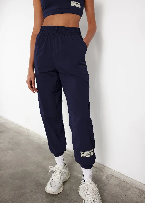 s113sv6-womens-recycled-nylon-relaxed-jogger-pant