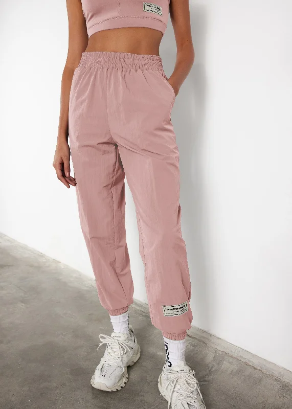 s113sv6-womens-recycled-nylon-relaxed-jogger-pant