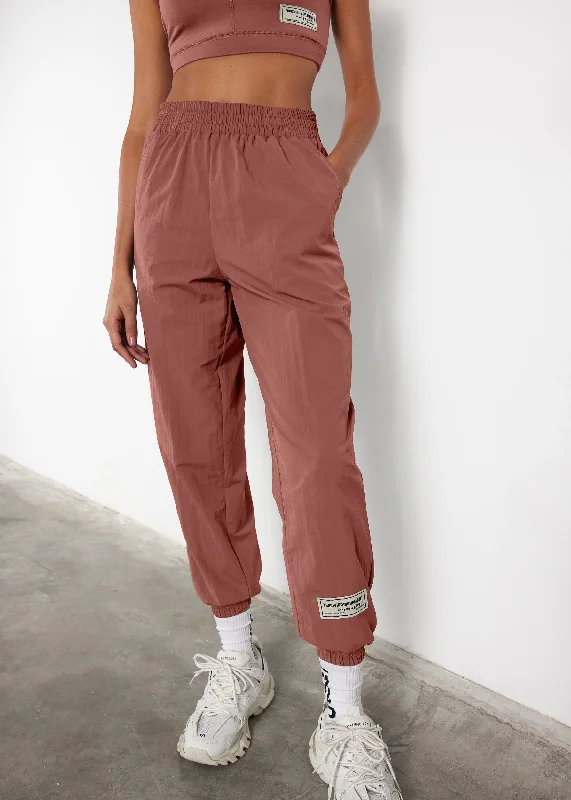 s113sv6-womens-recycled-nylon-relaxed-jogger-pant