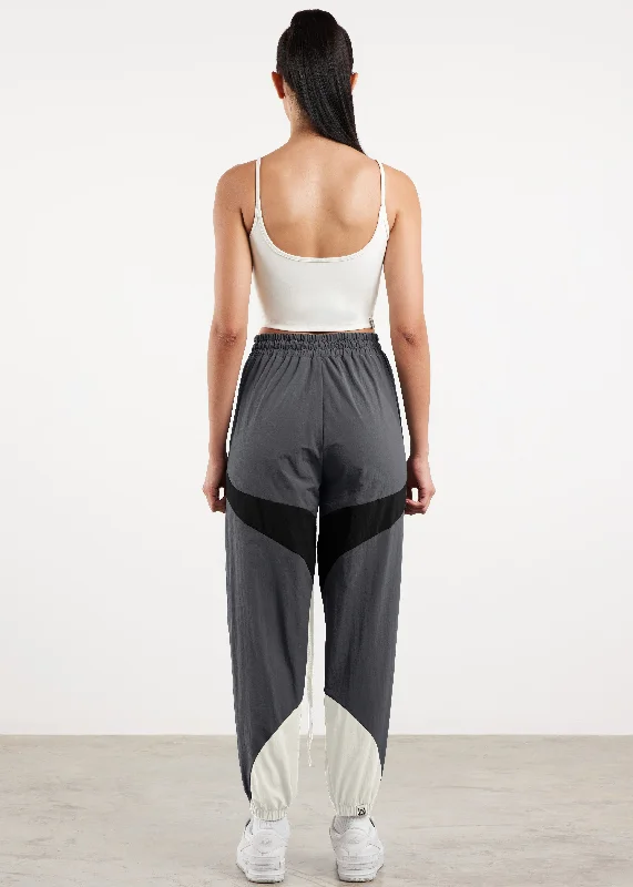 s462v8-womens-recycled-nylon-relaxed-colourblock-jogger-pant