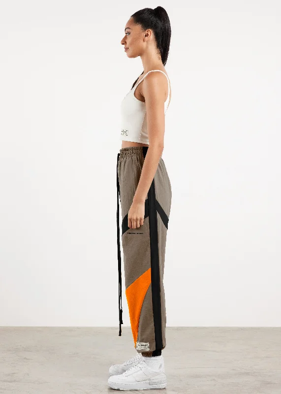 s462v8-womens-recycled-nylon-relaxed-colourblock-jogger-pant