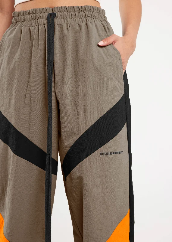 s462v8-womens-recycled-nylon-relaxed-colourblock-jogger-pant