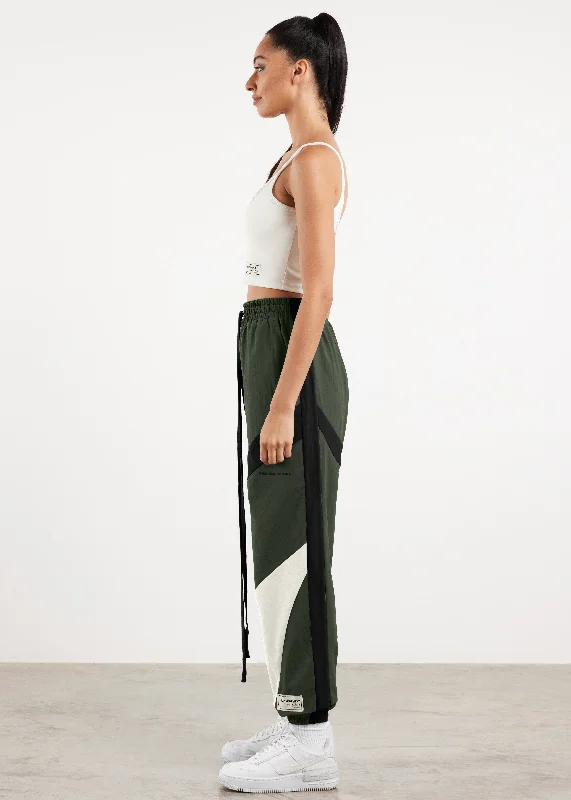 s462v8-womens-recycled-nylon-relaxed-colourblock-jogger-pant