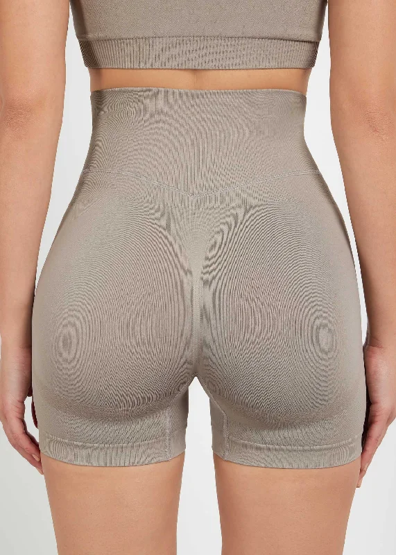 s988bpwv9-women-seamless-solid-butt-pocket-booty-shorts-v-line-on-waistband