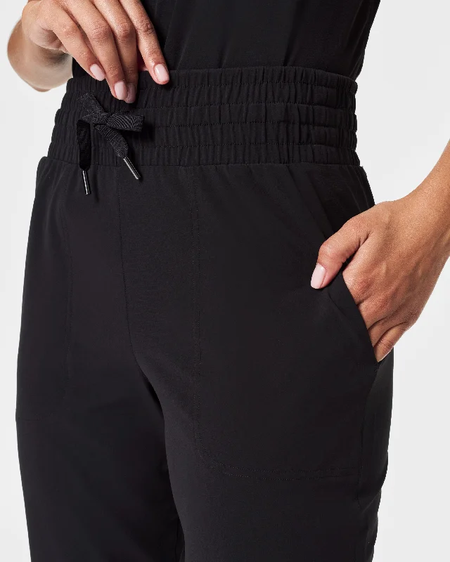 spanx-on-the-move-tapered-pant