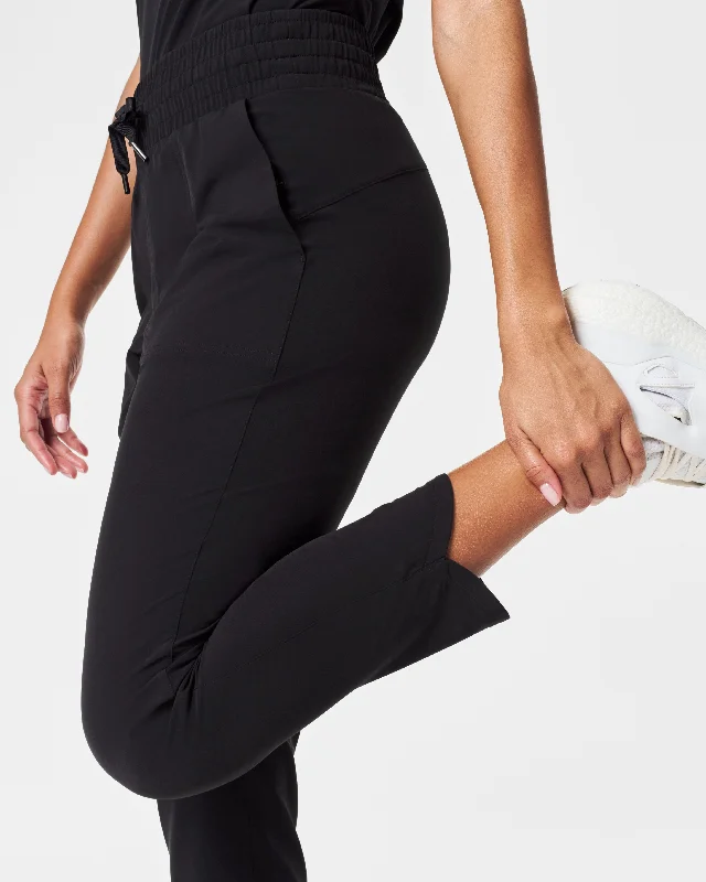 spanx-on-the-move-tapered-pant