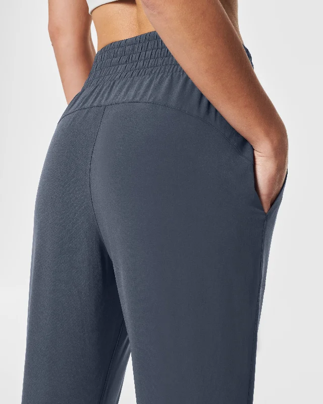 spanx-on-the-move-tapered-pant