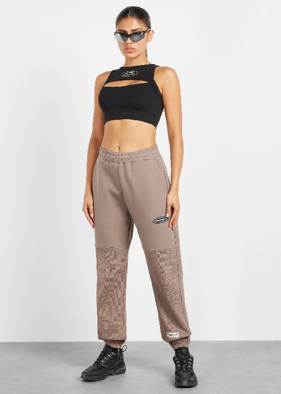 st25v11-women-gorpcore-panelled-jogger