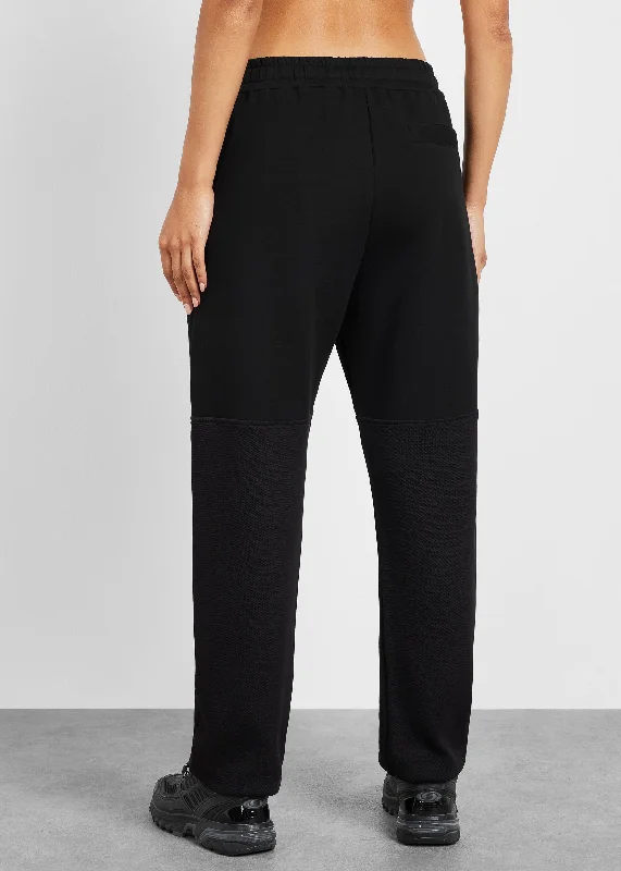 st25v11-women-gorpcore-panelled-jogger