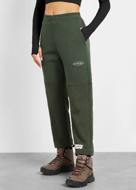 st25v11-women-gorpcore-panelled-jogger