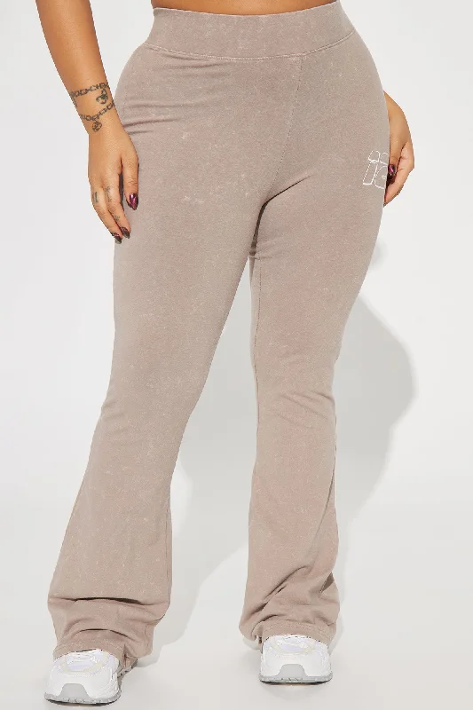 stay-sporty-washed-wide-leg-pant-taupe-combo