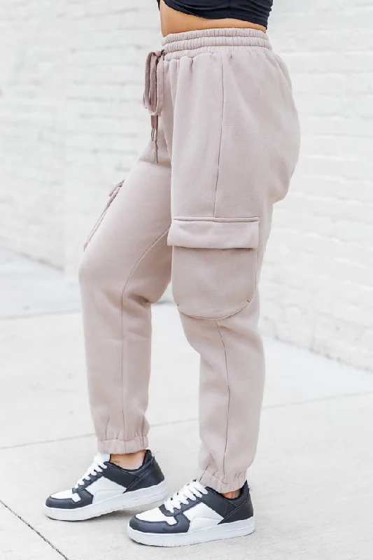 taupe-fleece-cargo-jogger