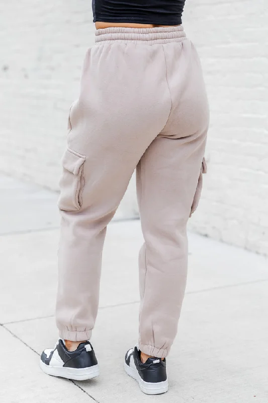 taupe-fleece-cargo-jogger