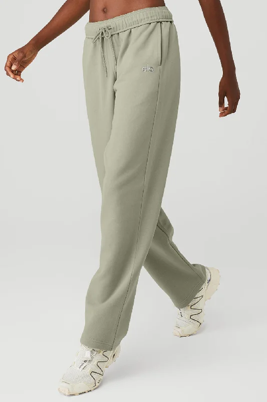 u5006rg-accolade-straight-leg-sweatpant-limestone